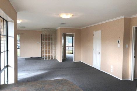 Photo of property in 8 Cottesmore Place, Huntington Park, Auckland, 2013