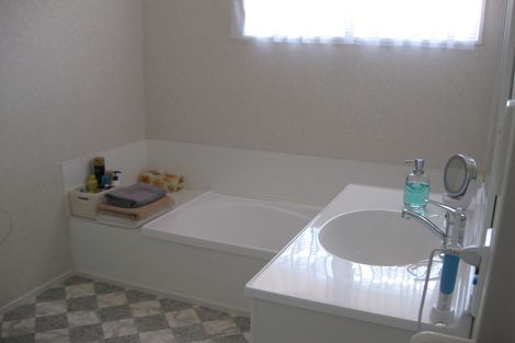 Photo of property in 672 Bank Street, Te Awamutu, 3800