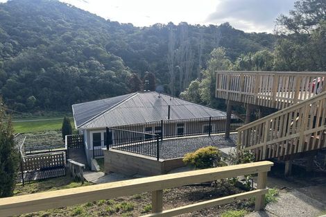 Photo of property in 22 Hampden Street, Picton, 7220