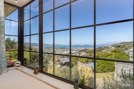 Photo of property in 104 Viewmont Drive, Harbour View, Lower Hutt, 5010