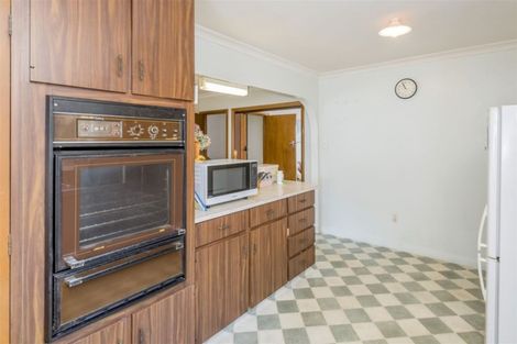 Photo of property in 16 Highbury Drive, Levin, 5510