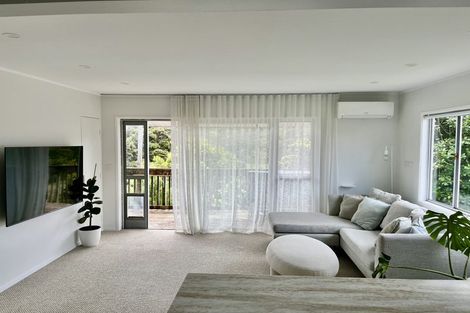 Photo of property in 2/60 Maritime Terrace, Birkenhead, Auckland, 0626