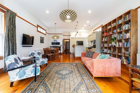 Photo of property in 24 Garfield Street, Brooklyn, Wellington, 6021