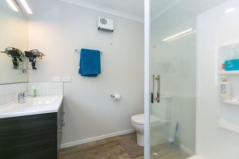 Photo of property in 5 Cross Street, Lepperton, New Plymouth, 4373