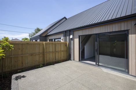 Photo of property in 2/24 Rookwood Avenue, New Brighton, Christchurch, 8083