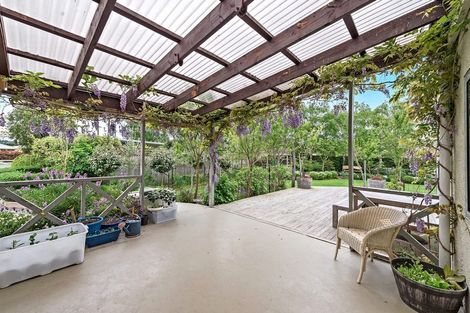 Photo of property in 8 Cross Street, Coalgate, 7673