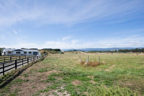 Photo of property in 118 Strathnaver Drive, Waikawa Beach, Levin, 5573