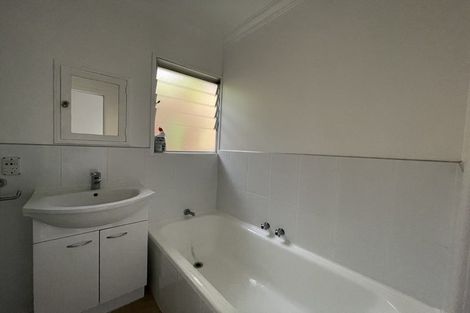 Photo of property in 1/30 Alamein Avenue, Belmont, Auckland, 0622