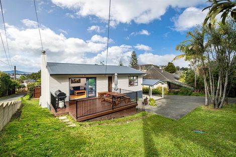 Photo of property in 2/539 Glenfield Road, Glenfield, Auckland, 0629