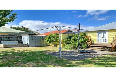 Photo of property in 49 Goldsmith Crescent, Levin, 5510