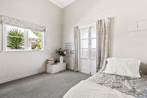 Photo of property in 96 Calliope Road, Stanley Point, Auckland, 0624
