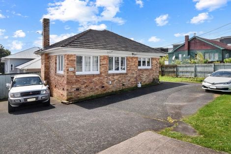 Photo of property in 4039 Great North Road, Glen Eden, Auckland, 0602