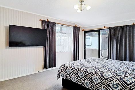 Photo of property in 40 Seymour Grove, Kingsley Heights, Upper Hutt, 5018