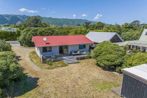 Photo of property in 44 Paetawa Road, Peka Peka, Waikanae, 5391