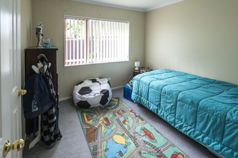 Photo of property in 27 Glenross Drive, Wattle Downs, Auckland, 2103