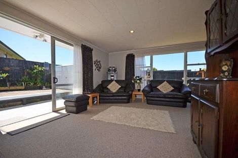 Photo of property in 9 Ballial Place, West Harbour, Auckland, 0618