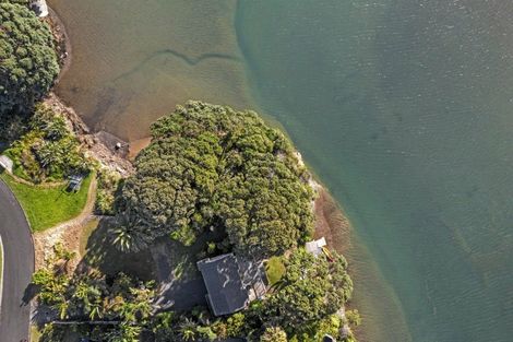 Photo of property in 33 Nihinihi Avenue, Raglan, 3225