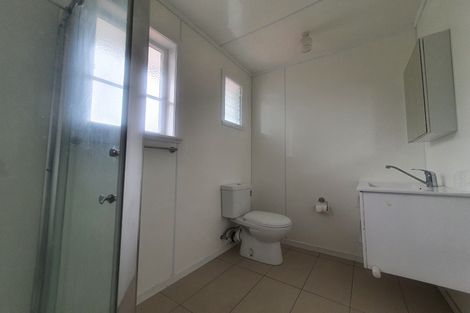 Photo of property in 19 Seymour Road, Sunnyvale, Auckland, 0612