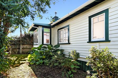 Photo of property in 22 Rimu Road, Oratia, Auckland, 0604