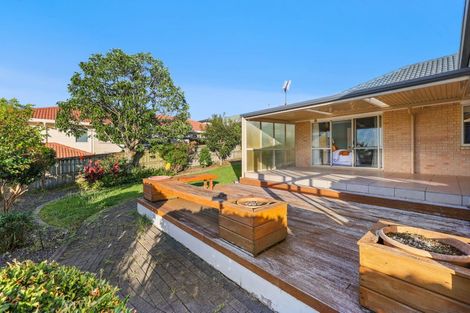 Photo of property in 33 Wiltshire Place, Somerville, Auckland, 2014