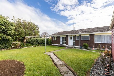 Photo of property in 42 Branch Road, Highlands Park, New Plymouth, 4312