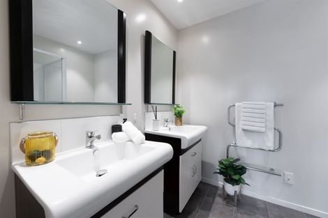 Photo of property in 18 Westgrove Avenue, Avonhead, Christchurch, 8042