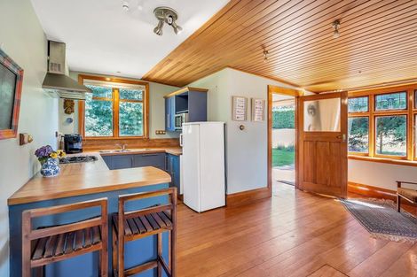 Photo of property in 3 Cross Street, Coalgate, 7673