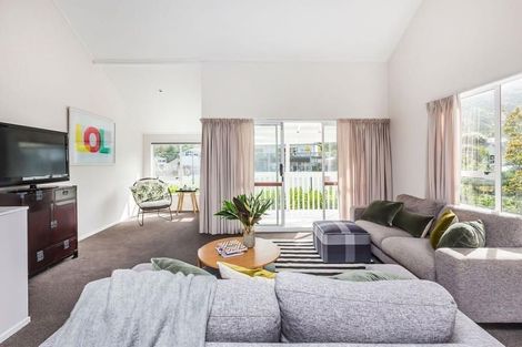 Photo of property in 45 Delhi Crescent, Khandallah, Wellington, 6035