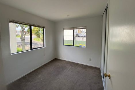 Photo of property in 3 Sun Place, Henderson, Auckland, 0612