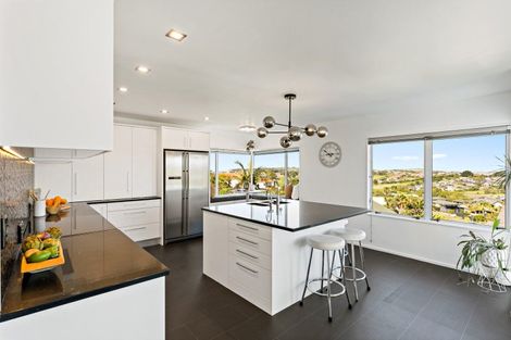 Photo of property in 1207 Whangaparaoa Road, Gulf Harbour, Whangaparaoa, 0930