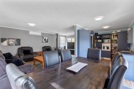 Photo of property in 6 Kauri Street, Merrilands, New Plymouth, 4312