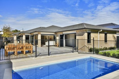 Photo of property in 21 Toscana Drive, Karaka, Papakura, 2113