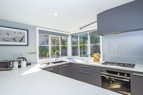 Photo of property in 9 Mcdonnell Road, Arrowtown, 9302