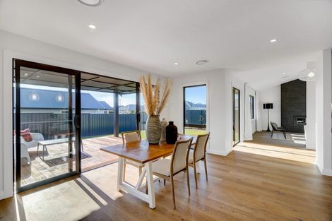 Photo of property in 16 Rich Rise, Havelock North, 4130