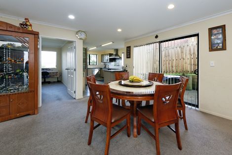 Photo of property in 40 Tiriwa Drive, Massey, Auckland, 0614