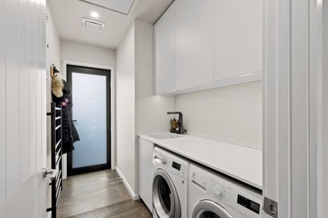 Photo of property in 2 Fife Court, Jacks Point, Queenstown, 9371