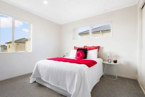 Photo of property in 9 Charta Place, Sunnyvale, Auckland, 0612