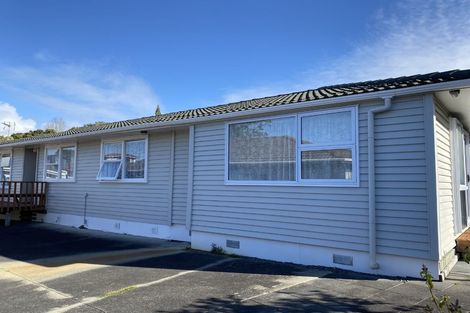 Photo of property in 2/24 Hatherlow Street, Glenfield, Auckland, 0629