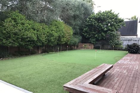 Photo of property in 5 Quedley Court, Eastern Beach, Auckland, 2012