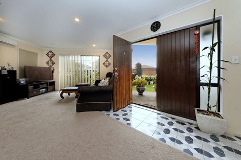 Photo of property in 40 Tiriwa Drive, Massey, Auckland, 0614
