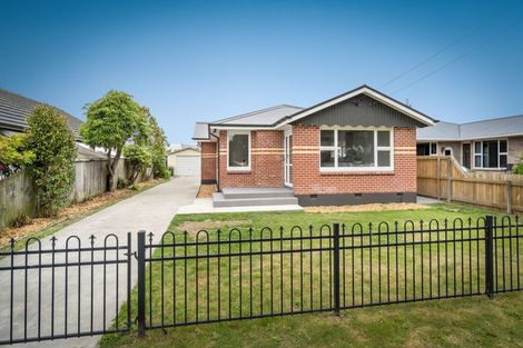Photo of property in 112 Wainoni Road, Avondale, Christchurch, 8061