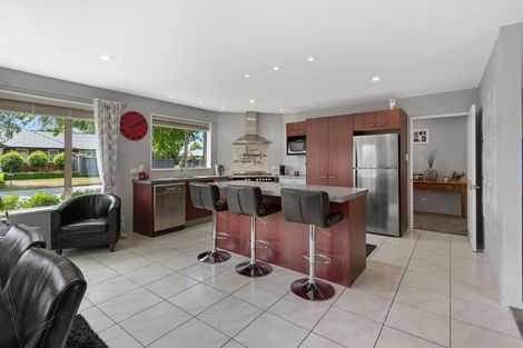 Photo of property in 15 Mataroa Place, Parklands, Christchurch, 8083