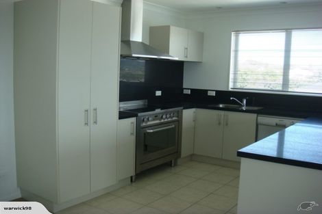 Photo of property in 5b Henry Street, Avondale, Auckland, 1026