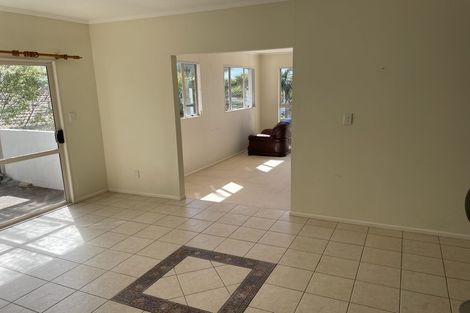 Photo of property in 22 Ponderosa Drive, Oteha, Auckland, 0632