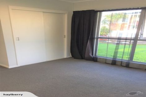 Photo of property in 2/12 Ayton Drive, Totara Vale, Auckland, 0629
