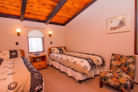 Photo of property in 60 Pacific Parade, Army Bay, Whangaparaoa, 0930