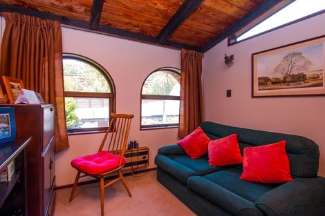 Photo of property in 60 Pacific Parade, Army Bay, Whangaparaoa, 0930