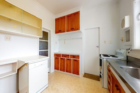 Photo of property in 48 Mana Esplanade, Paremata, Porirua, 5026