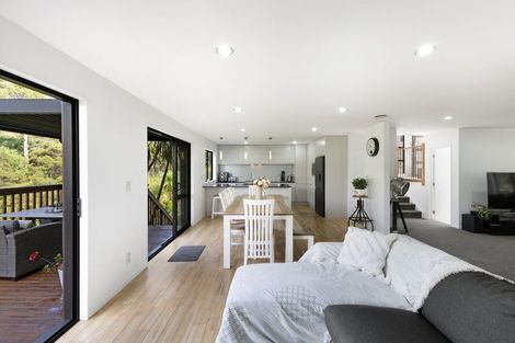 Photo of property in 13 Stubbs Place, Fairview Heights, Auckland, 0632