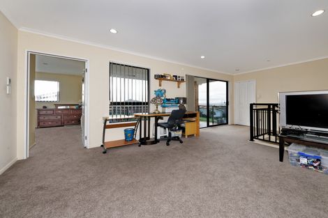 Photo of property in 40 Tiriwa Drive, Massey, Auckland, 0614